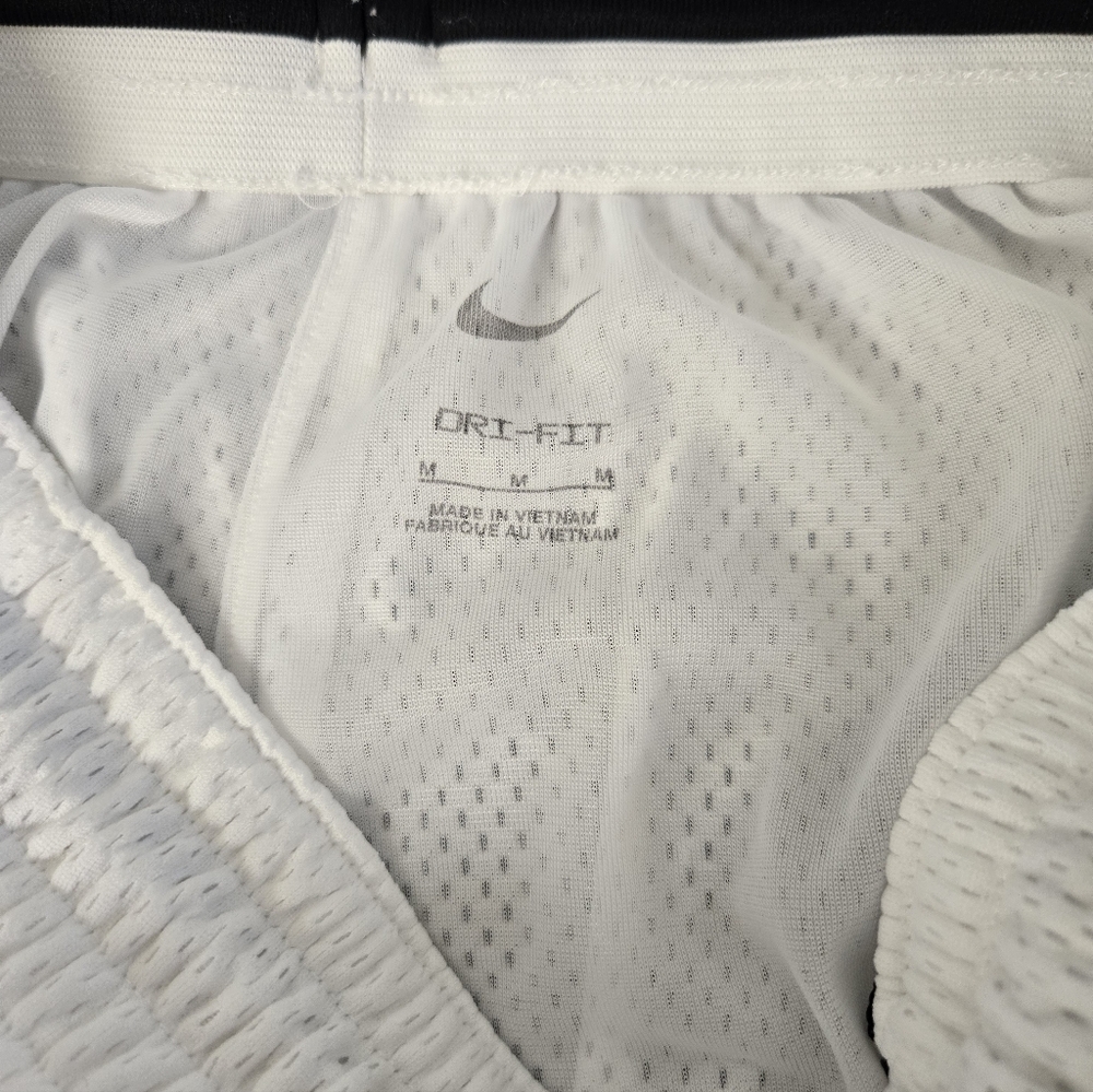 Nike Men's Basketball Shorts Bundle; One White and One Black Pair Size Medium - Picture 6 of 7
